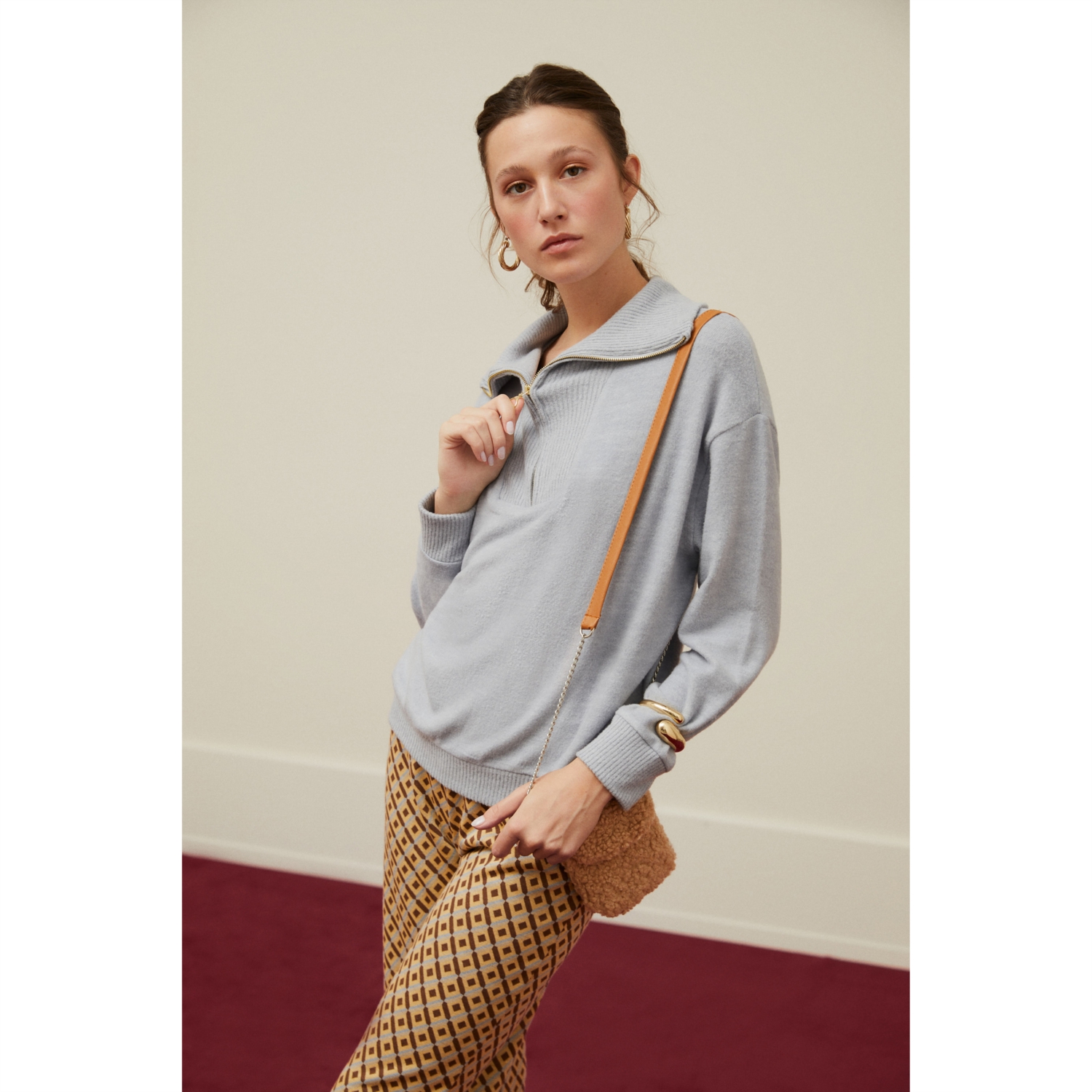 FERMUARLI V YAKA TRİKO KAZAK