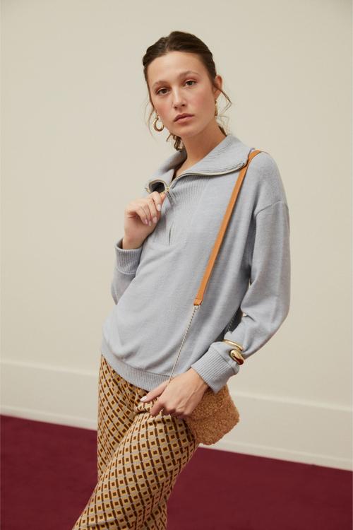  FERMUARLI V YAKA TRİKO KAZAK