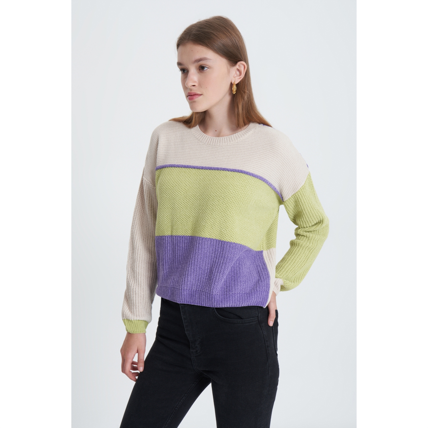 RENK BLOKLU BİSİKLET YAKA TRİKO KAZAK