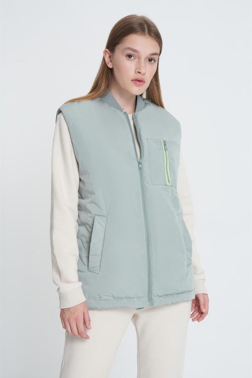  FERMUAR DETAYLI YELEK