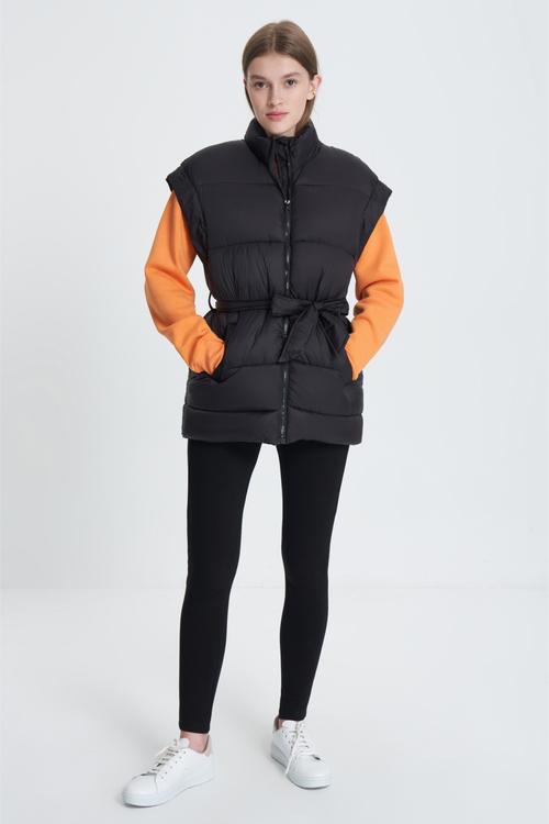  BELİ KUŞAKLI ŞİŞME YELEK