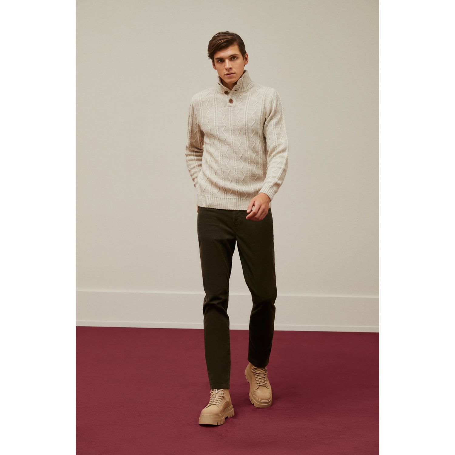 DİK YAKA SAÇ ÖRGÜLÜ TRİKO KAZAK