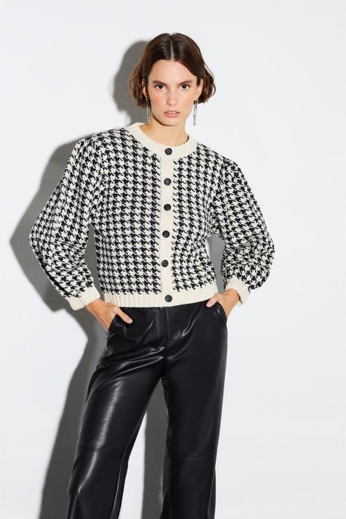  KAZAYAĞI DESENLİ TRİKO CEKET