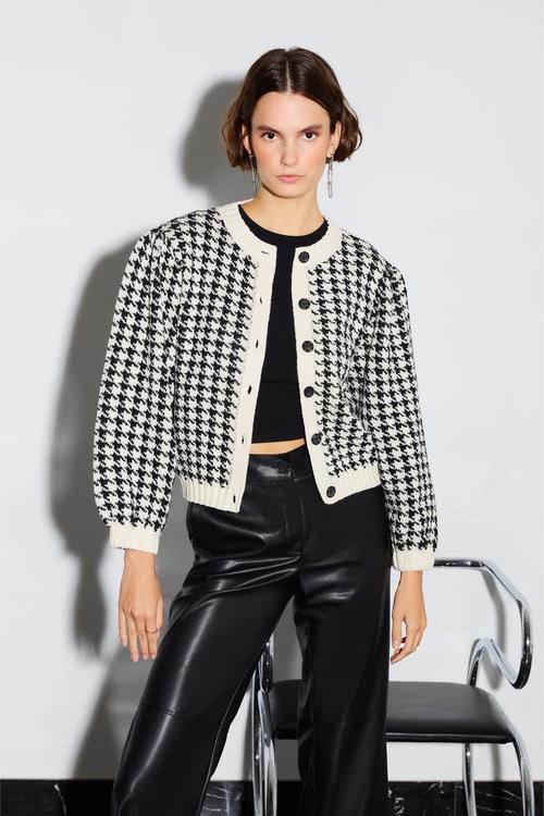  KAZAYAĞI DESENLİ TRİKO CEKET