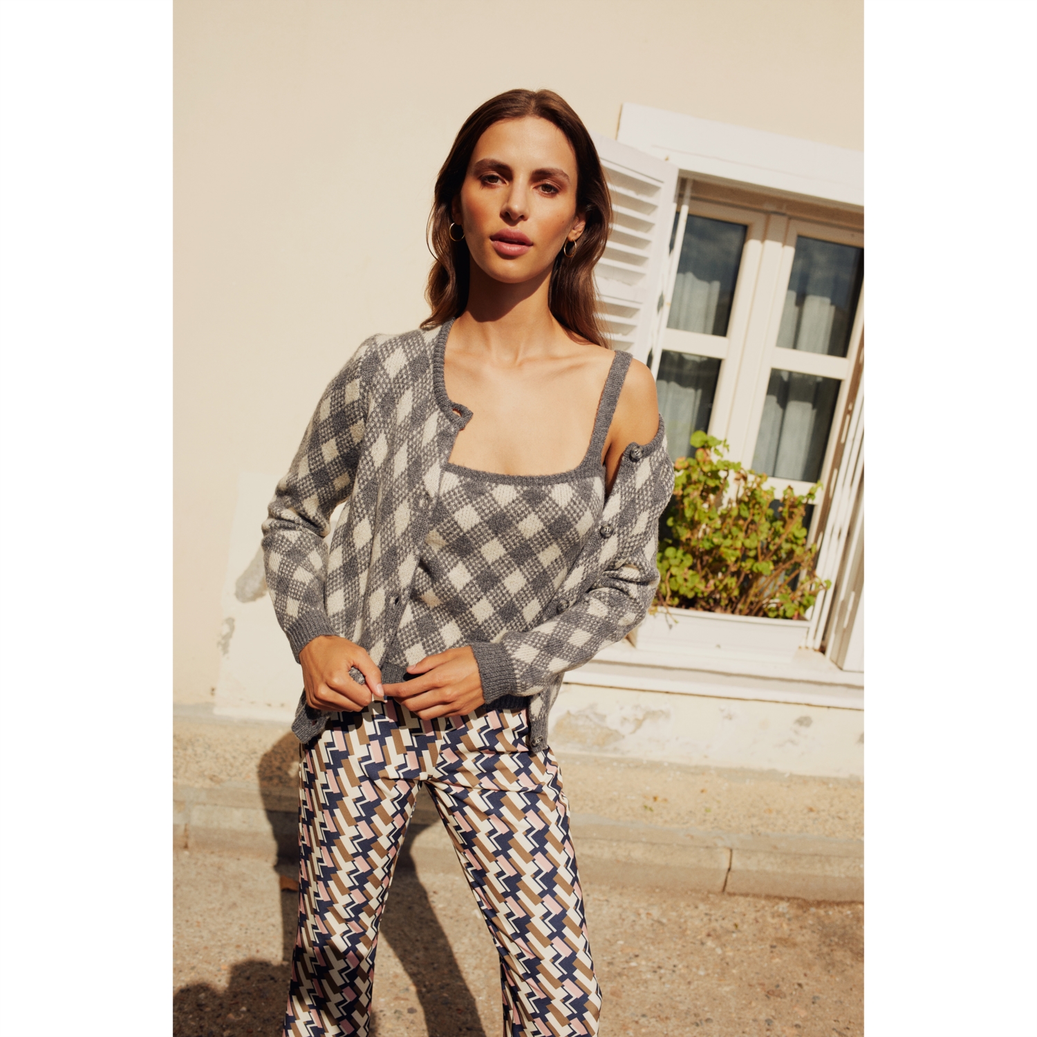 JAKARLI DÜĞMELİ HIRKA