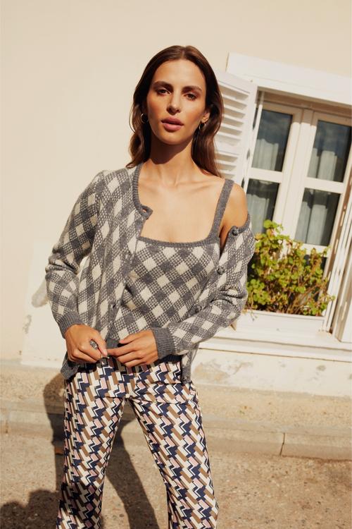  JAKARLI DÜĞMELİ HIRKA