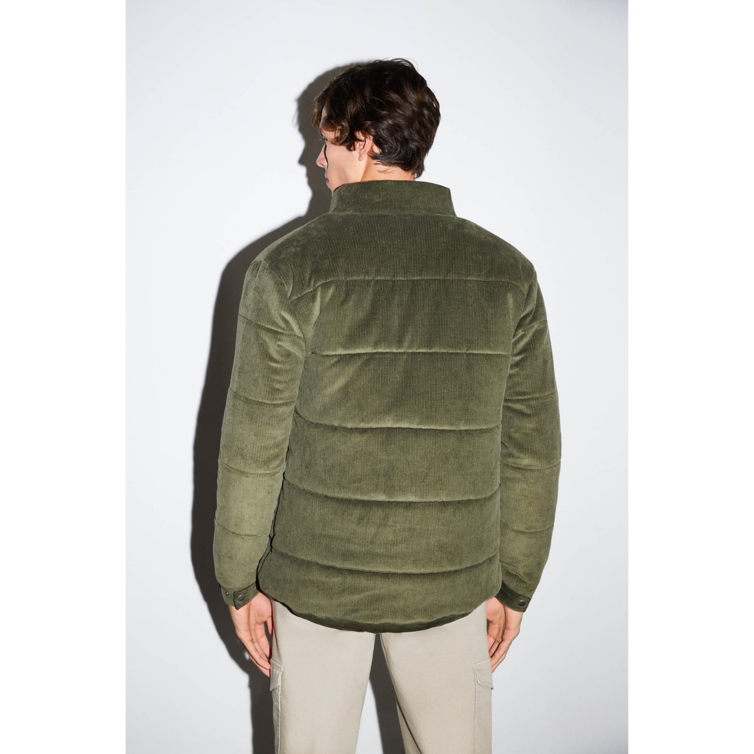 KADİFE DOKULU DİK YAKA ŞİŞME MONT