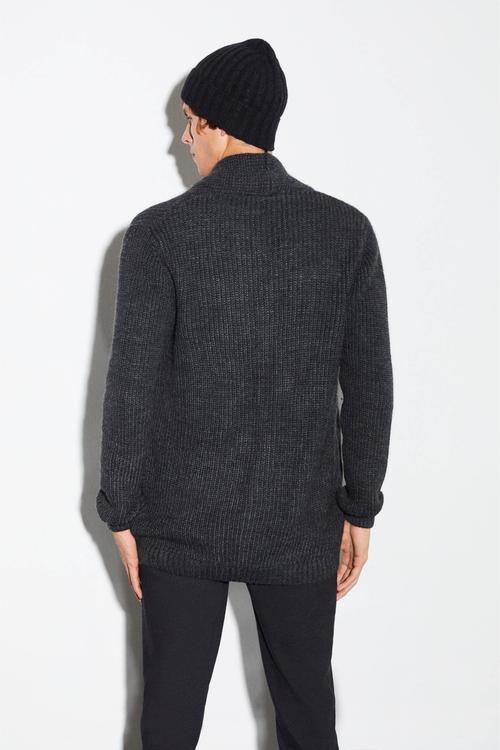  ŞAL YAKA DÜĞMELİ TRİKO HIRKA