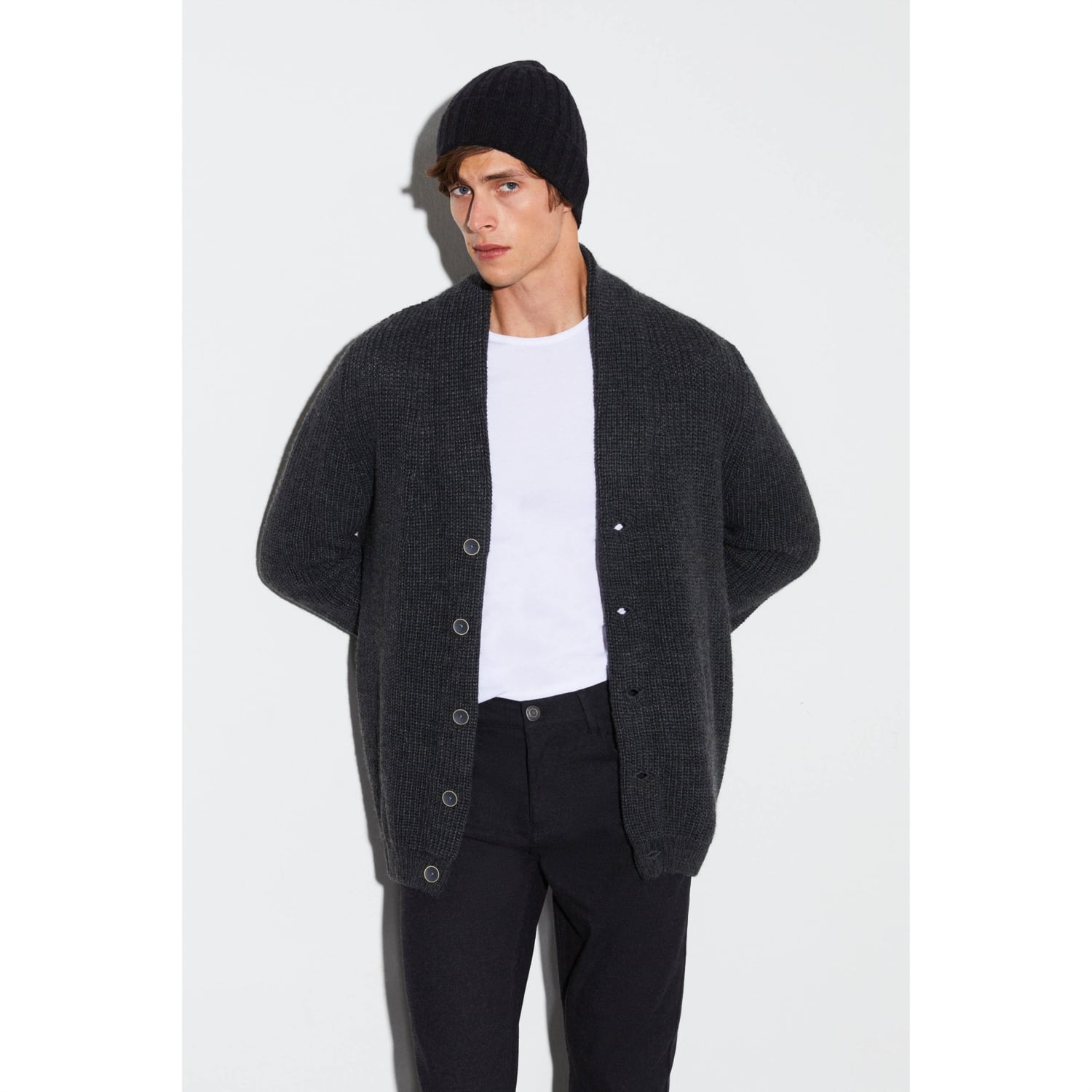 ŞAL YAKA DÜĞMELİ TRİKO HIRKA