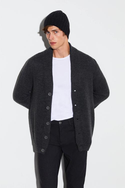  ŞAL YAKA DÜĞMELİ TRİKO HIRKA