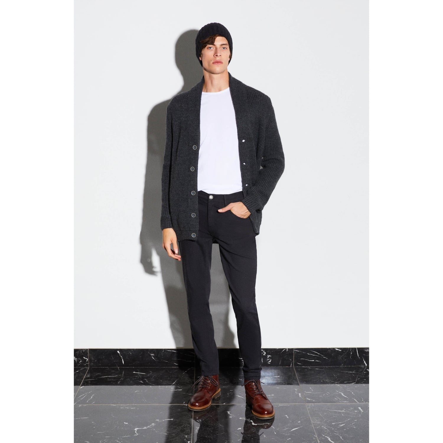 ŞAL YAKA DÜĞMELİ TRİKO HIRKA