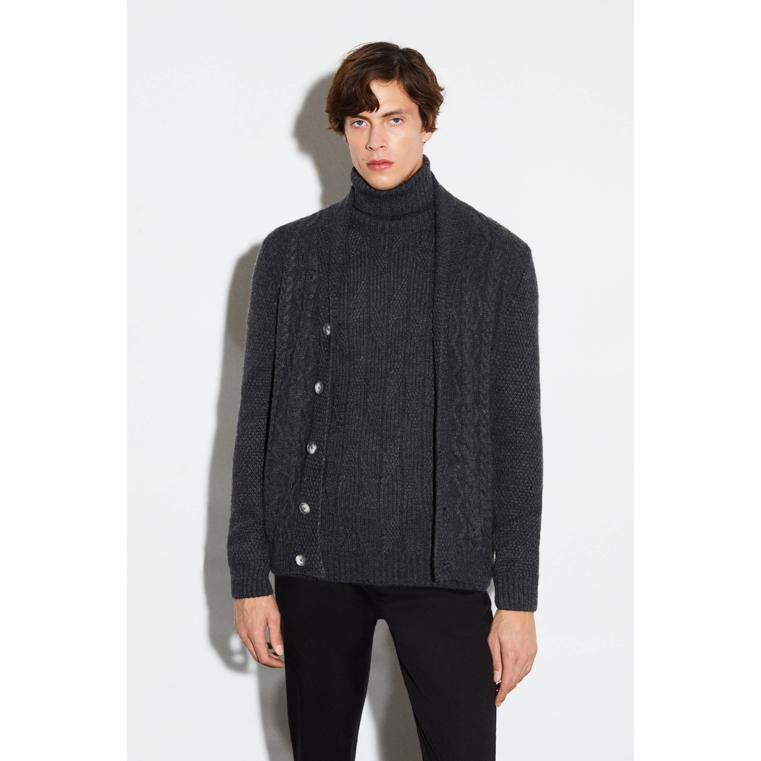 JAKARLI ŞAL YAKA TRİKO HIRKA