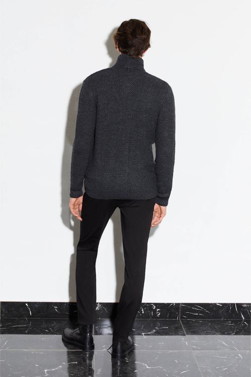  JAKARLI ŞAL YAKA TRİKO HIRKA