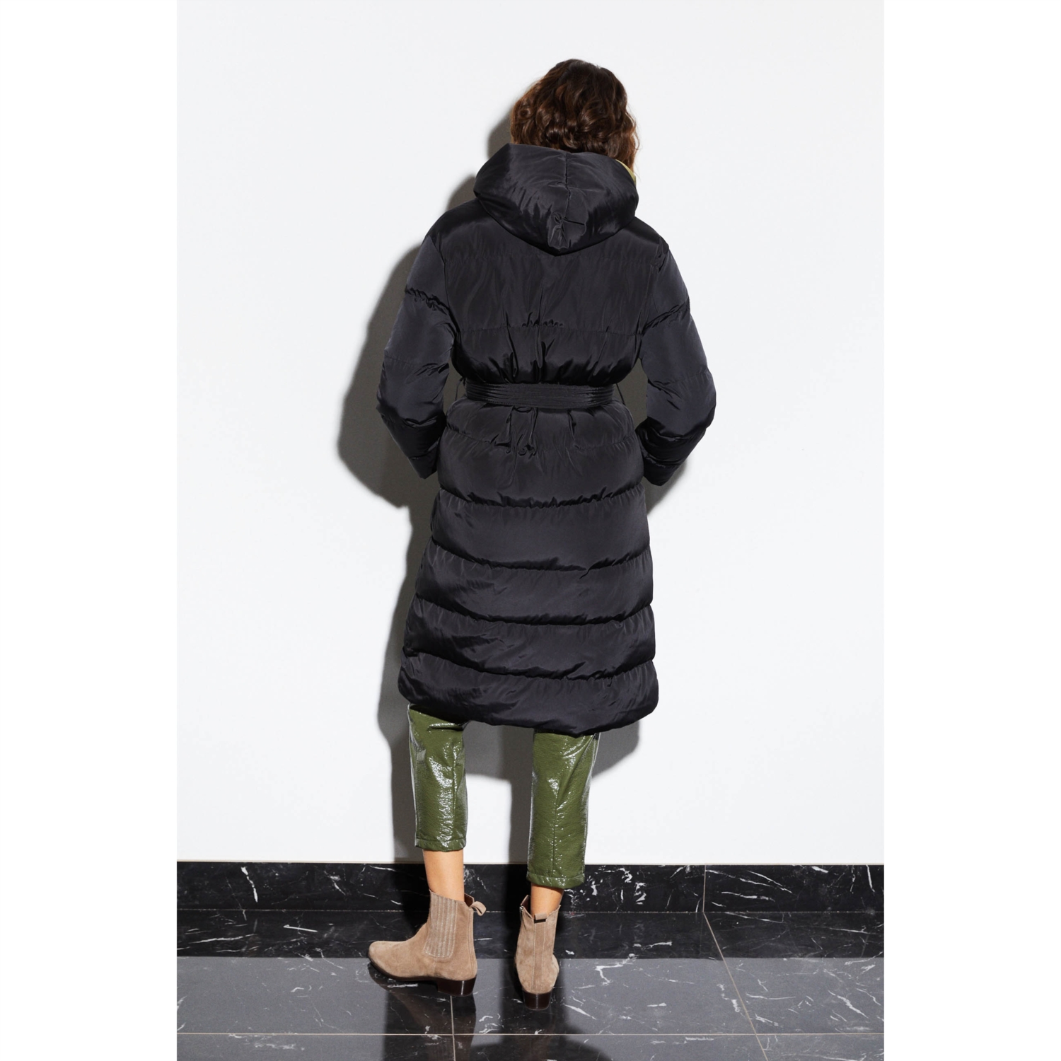 ÇİFT TARAFLI KAPİTONELİ UZUN ŞİŞME MONT