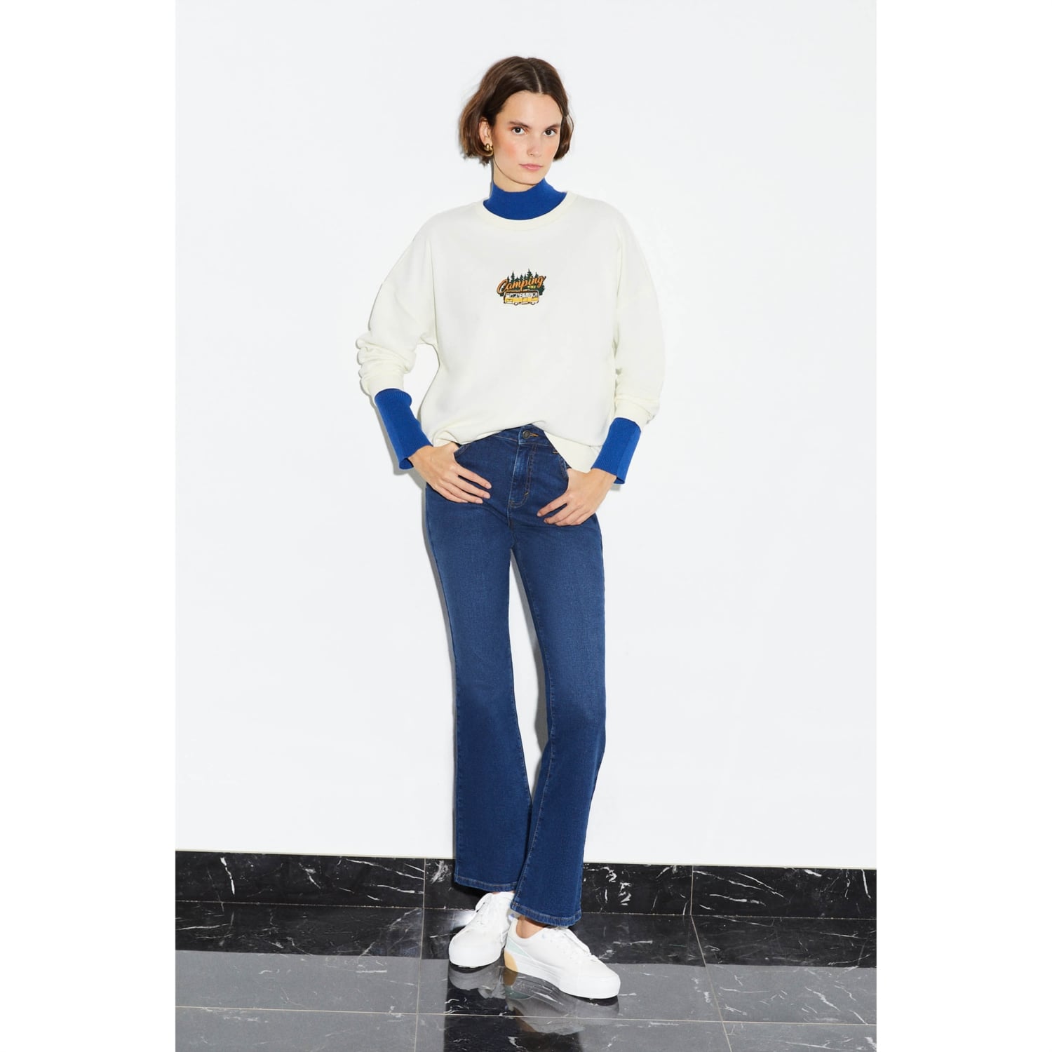 BASKILI BİSİKLET YAKA SWEATSHIRT