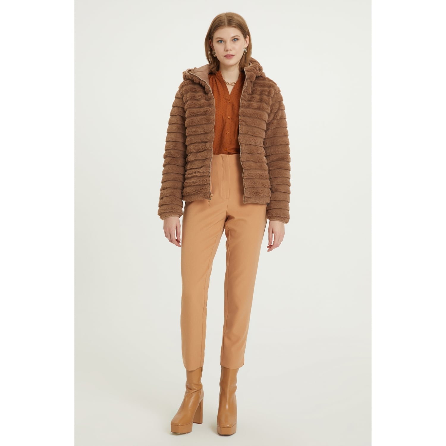 PELUŞ ÇİFT TARAFLI KAPİTONELİ MONT