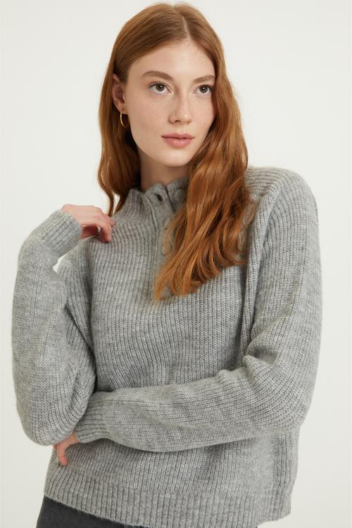  DÜĞME DETAYLI TRİKO KAZAK