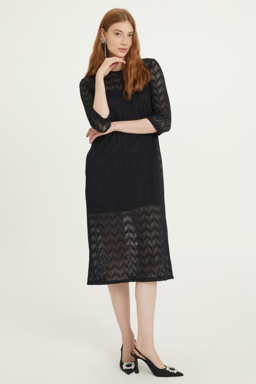  DANTELLİ DÜZ KESİM MİDİ ELBİSE