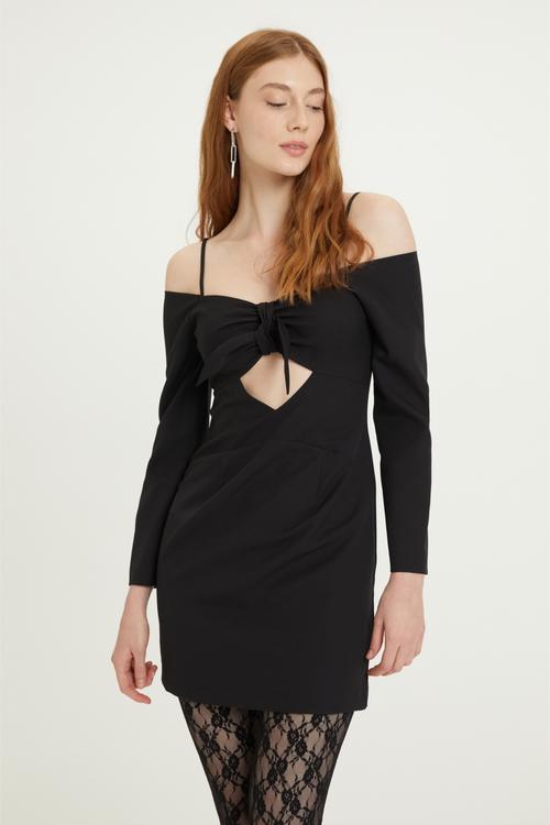  FİYONK DETAYLI DAR KESİM MİNİ ELBİSE