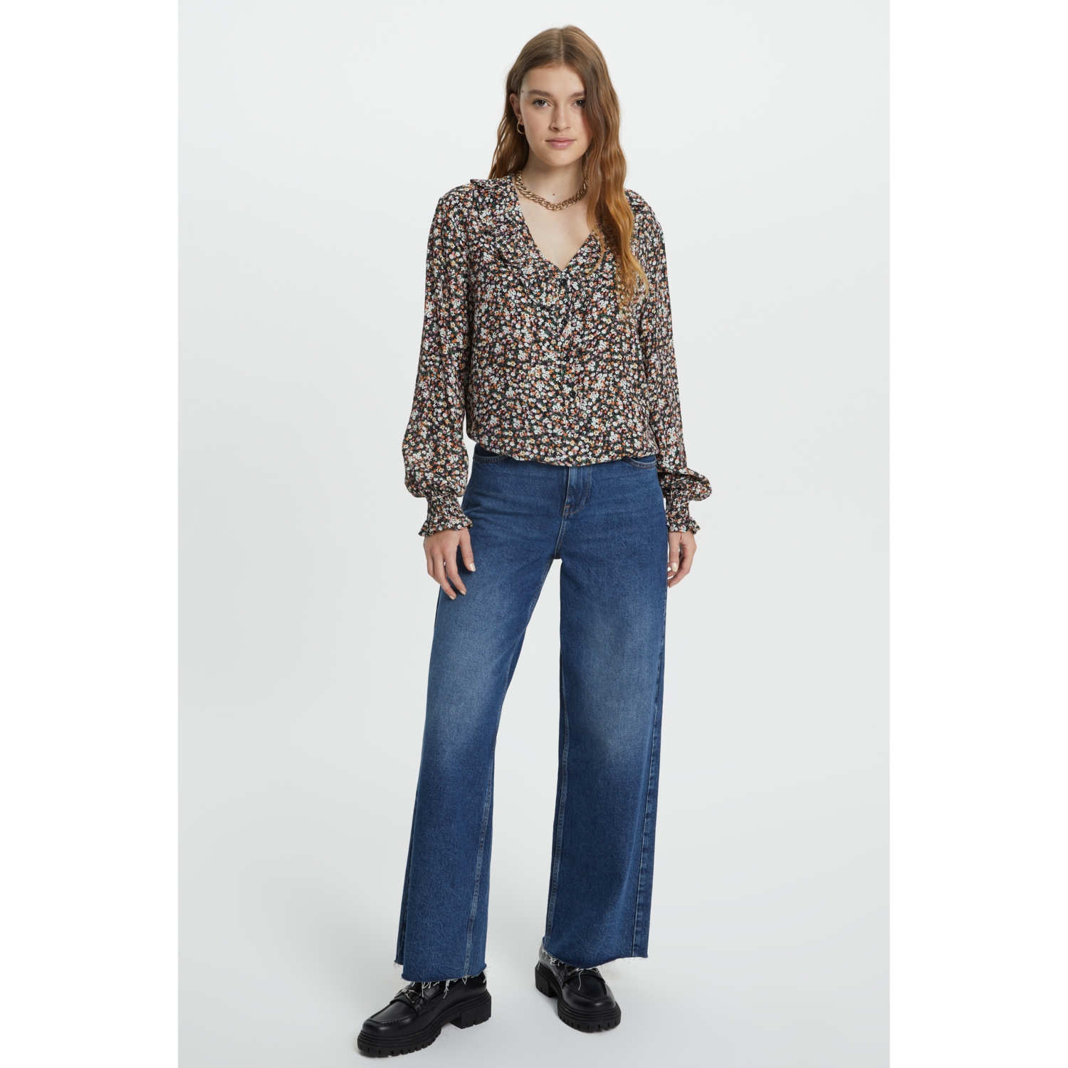 ÇİÇEK DESENLİ DÜĞMELİ BLUZ