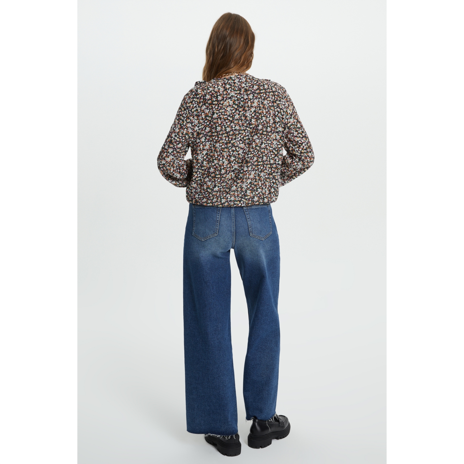 ÇİÇEK DESENLİ DÜĞMELİ BLUZ