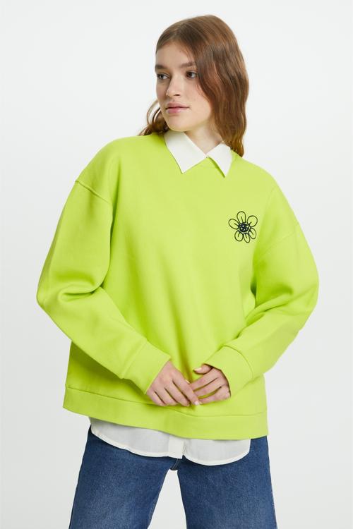  ÇİÇEK NAKIŞLI BİSİKLET YAKA SWEATSHIRT