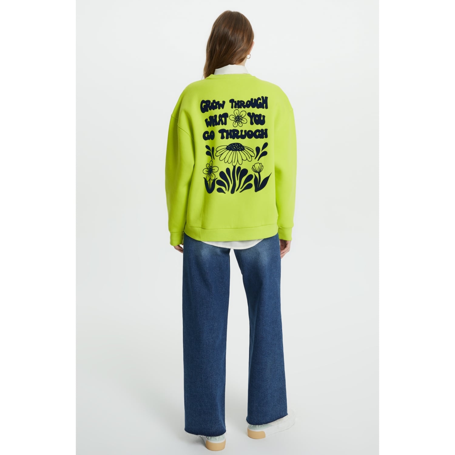 ÇİÇEK NAKIŞLI BİSİKLET YAKA SWEATSHIRT