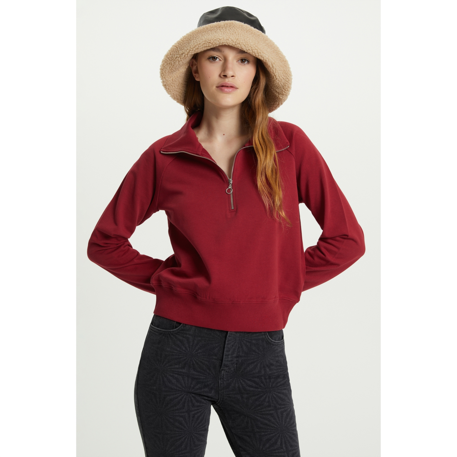 DİK YAKA FERMUARLI SWEATSHIRT