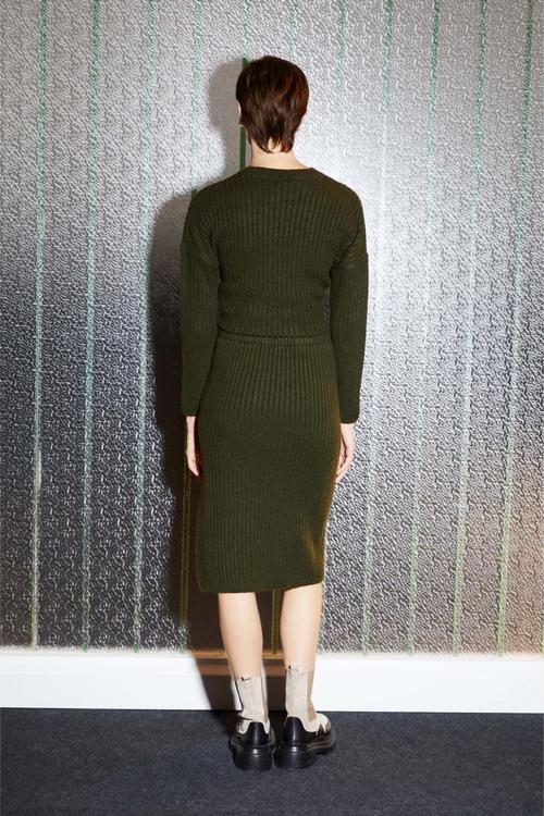  DÜĞME DETAYLI MİDİ TRİKO ETEK