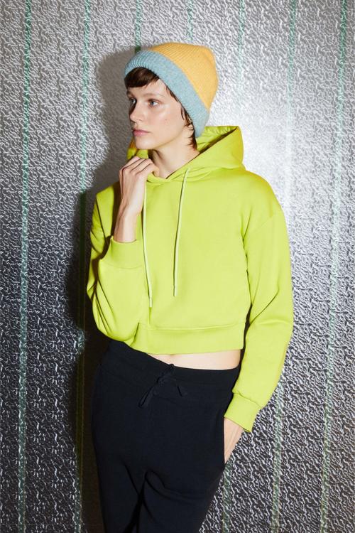  KAPÜŞONLU CROP SWEATSHIRT