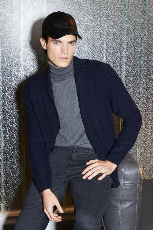  ŞAL YAKA TRİKO HIRKA