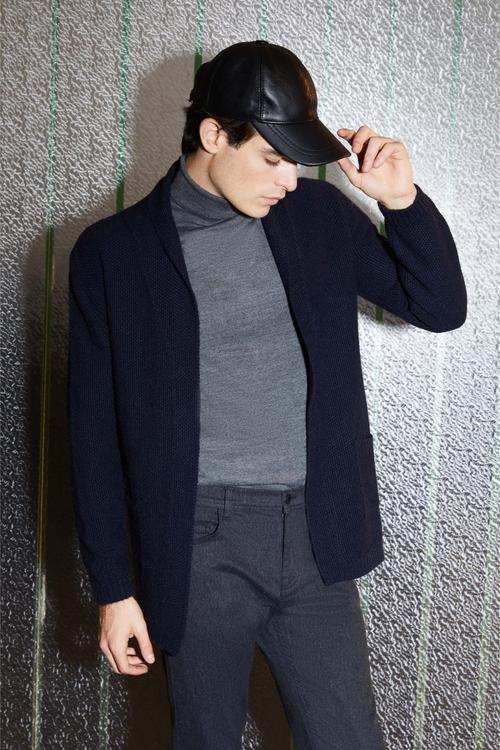  ŞAL YAKA TRİKO HIRKA