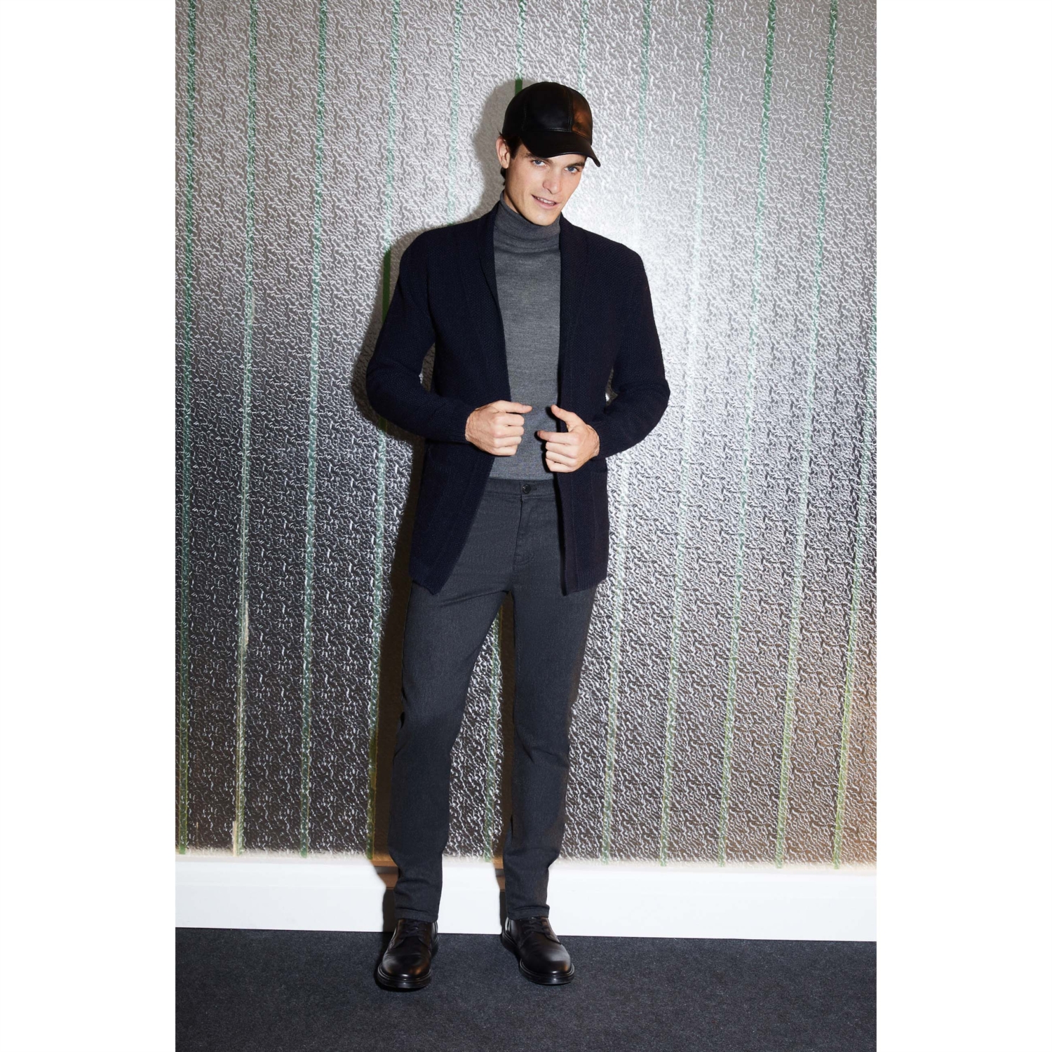 ŞAL YAKA TRİKO HIRKA