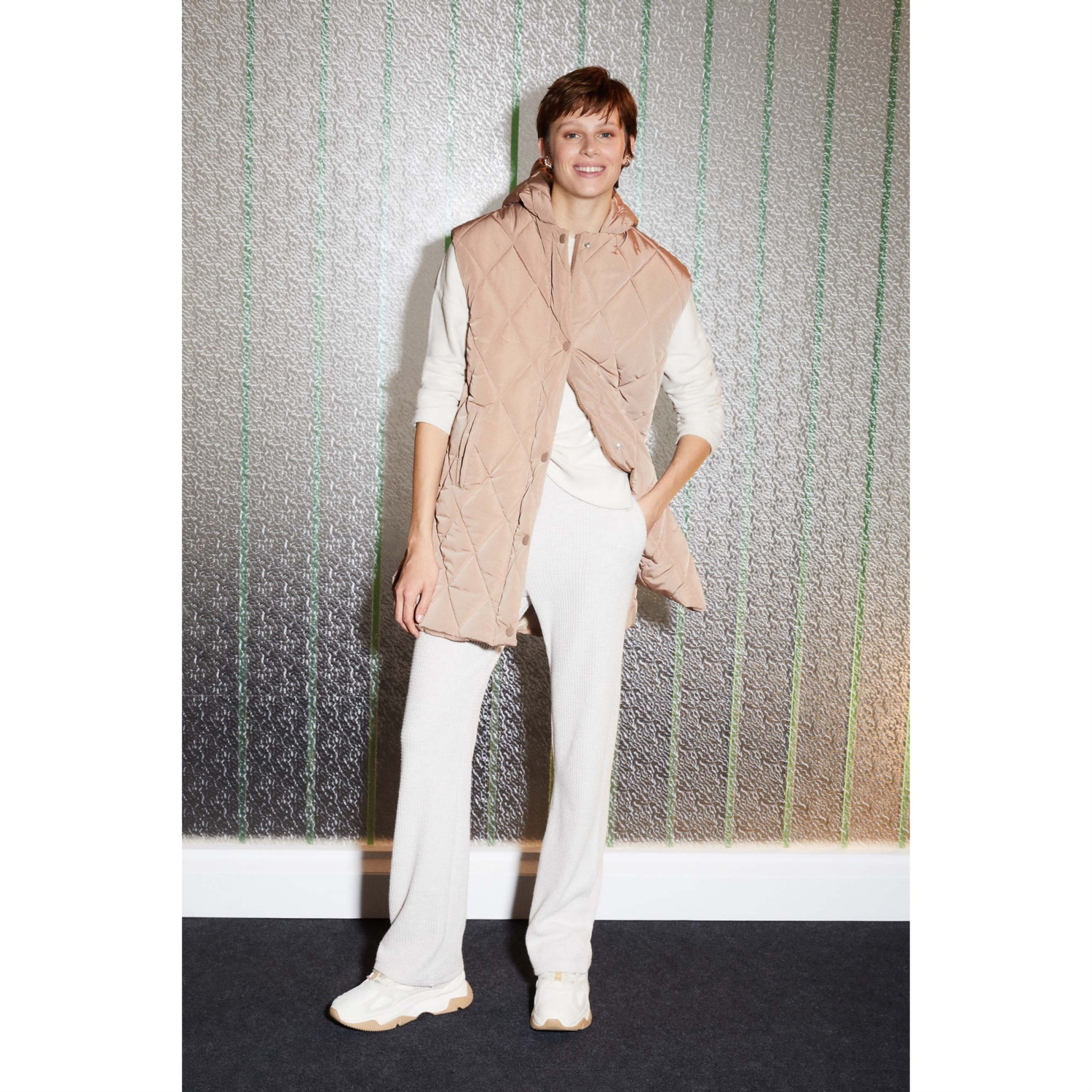 KAPÜŞONLU KAPİTONELİ YELEK