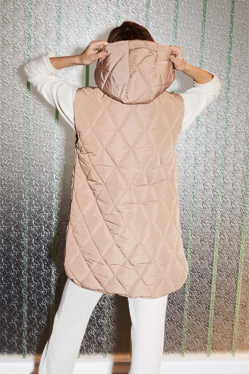  KAPÜŞONLU KAPİTONELİ YELEK