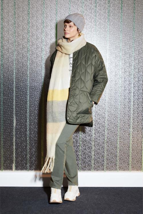  KAPİTONELİ MONT CEKET