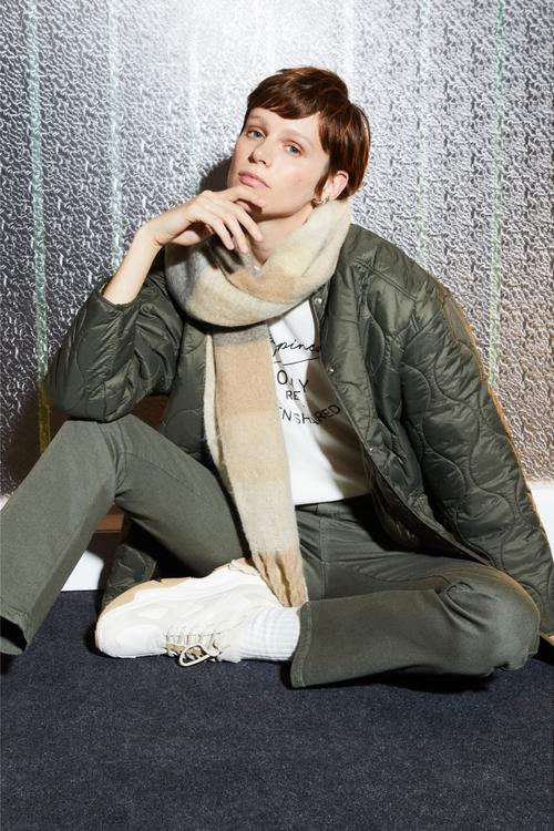  KAPİTONELİ MONT CEKET