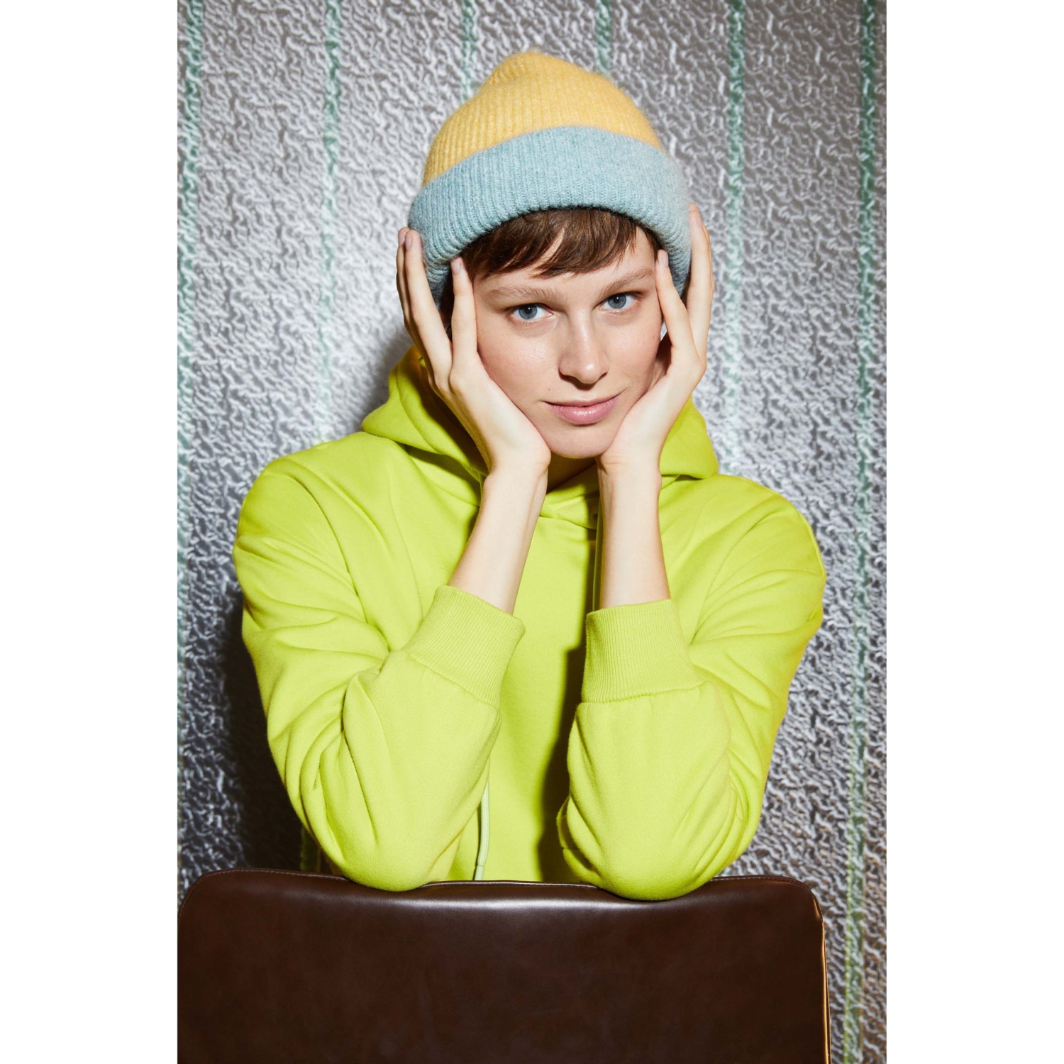 KAPÜŞONLU CROP SWEATSHIRT