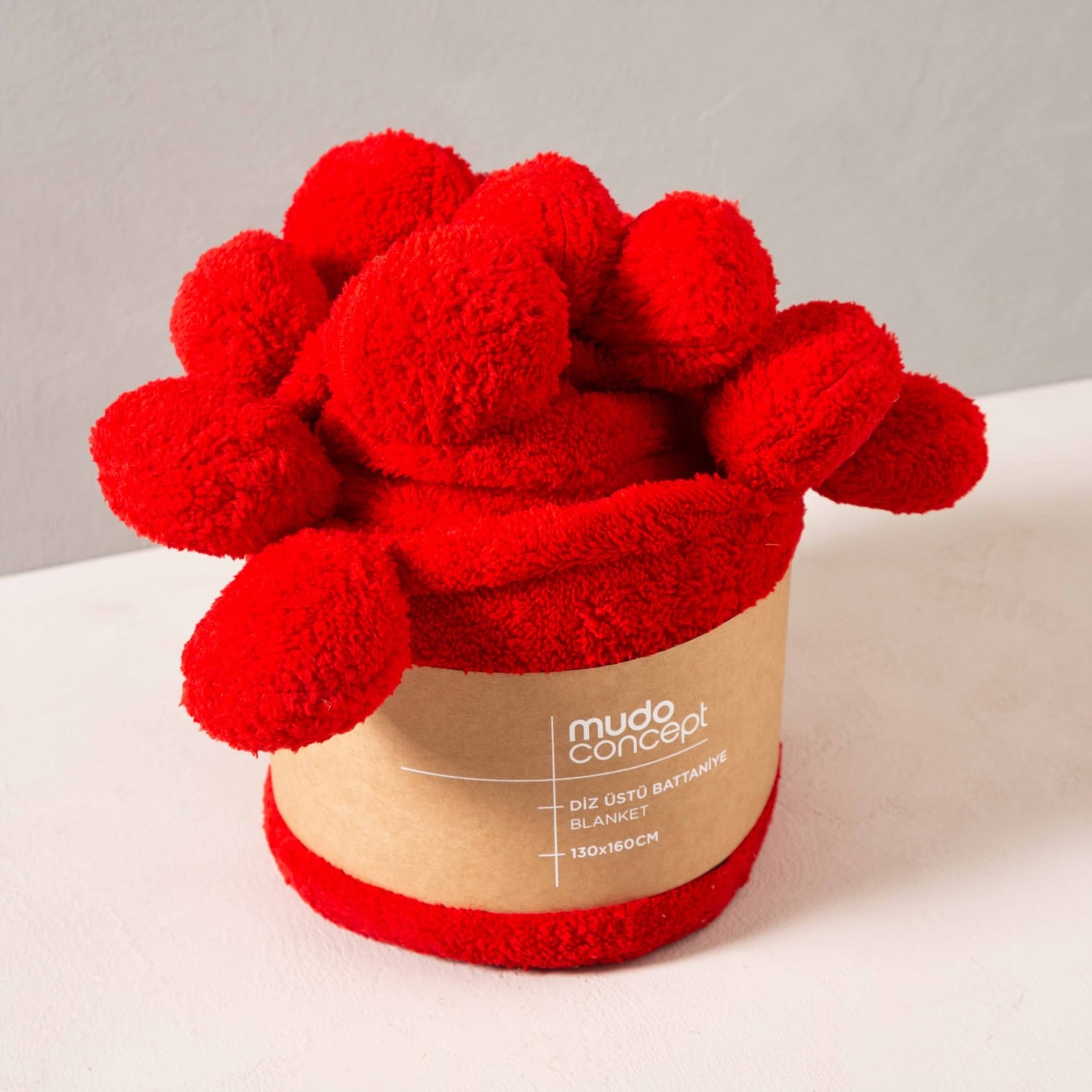 PONPONLU DİZ ÜSTÜ BATTANİYE KIRMIZI 130X160