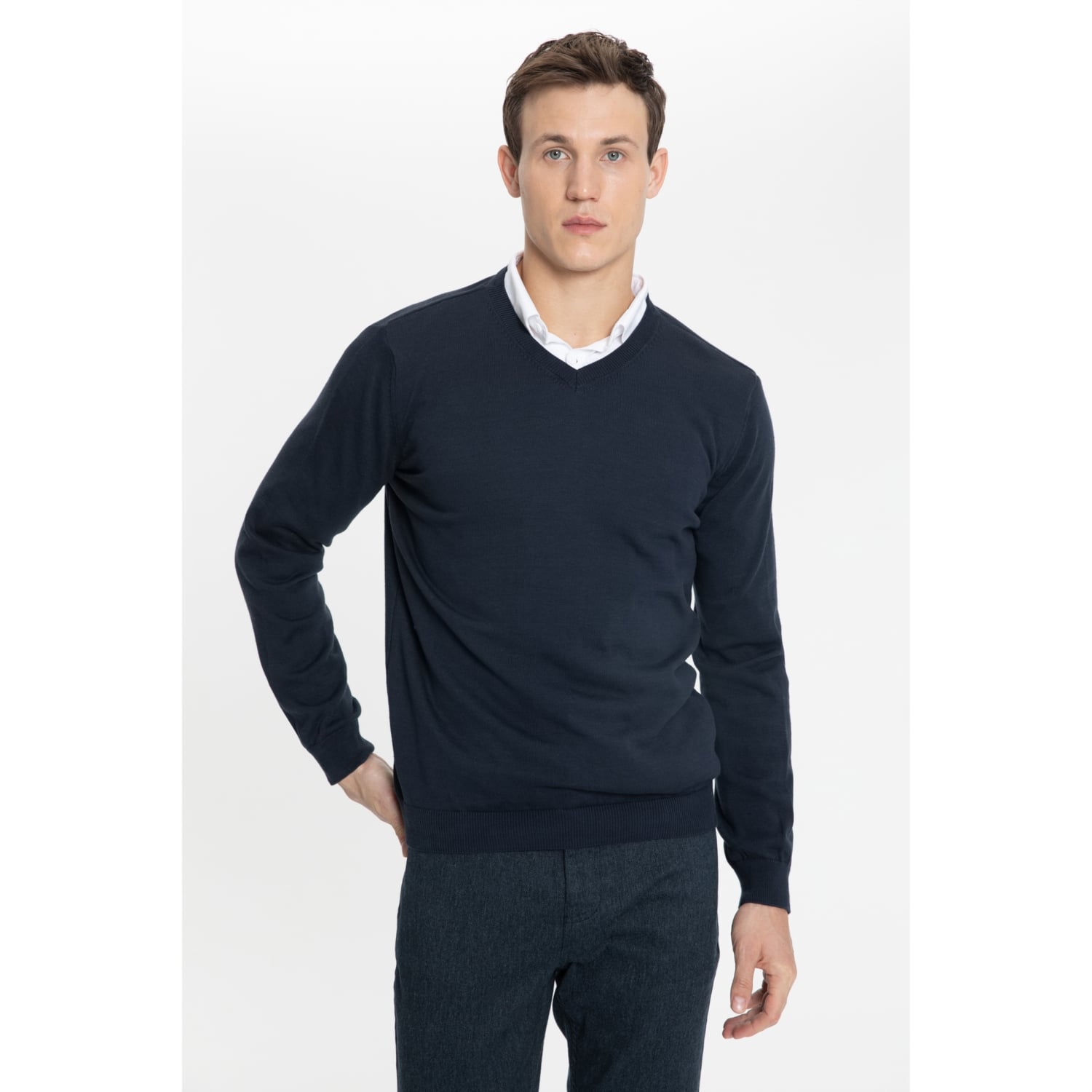 PAMUKLU V YAKA TRİKO KAZAK