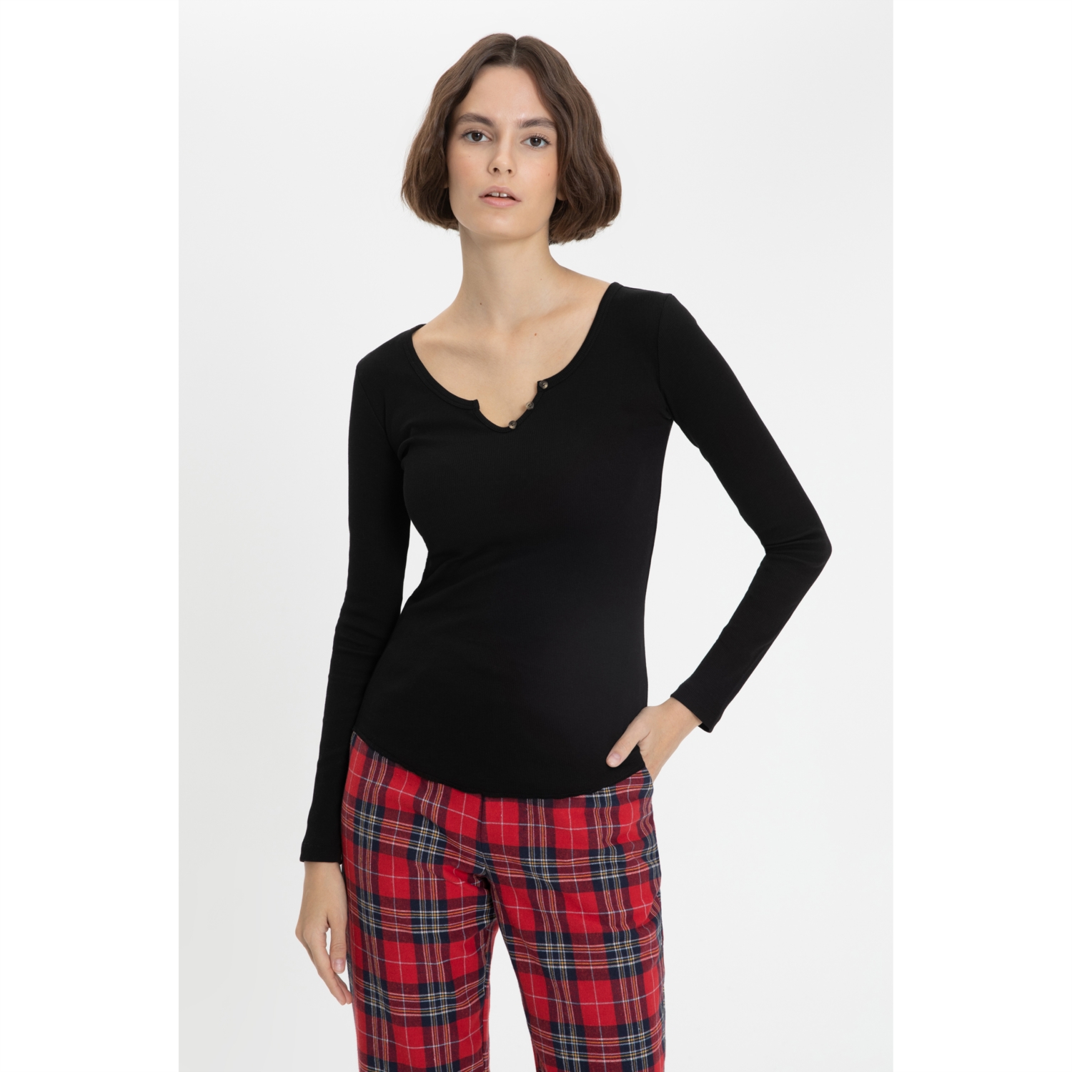 V YAKA UZUN KOLLU BASIC T-SHIRT