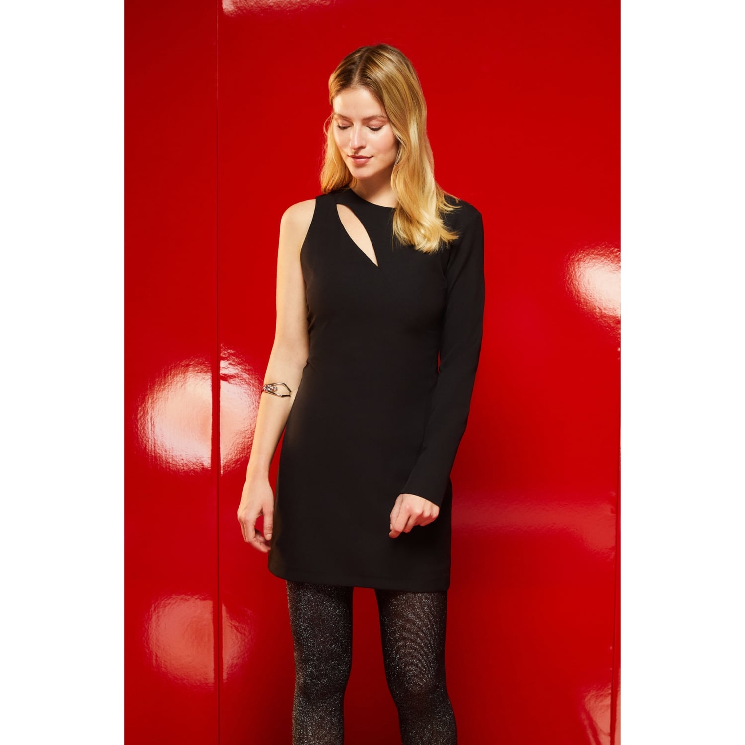 TEK OMUZ MİNİ ELBİSE