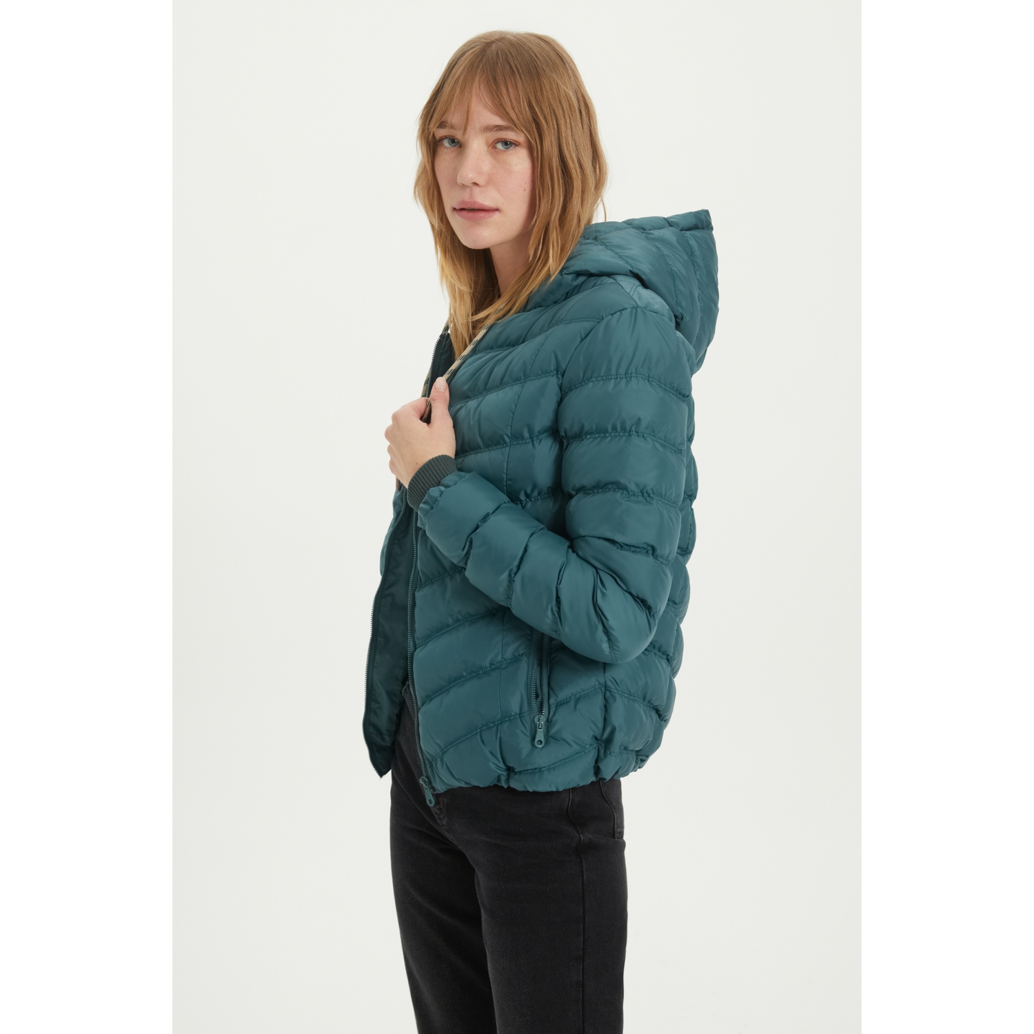 KAPÜŞONLU ŞİŞME MONT