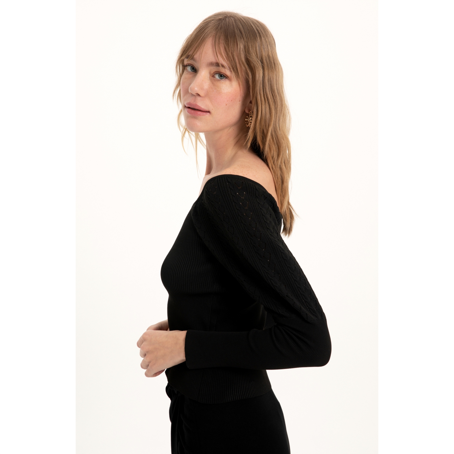 AÇIK YAKA TRİKO KAZAK