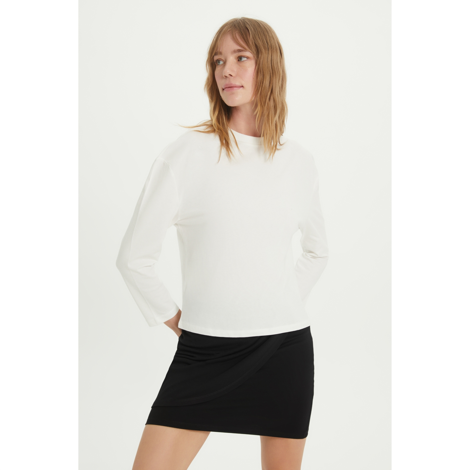 BİSİKLET YAKA UZUN KOLLU  BASIC T-SHIRT