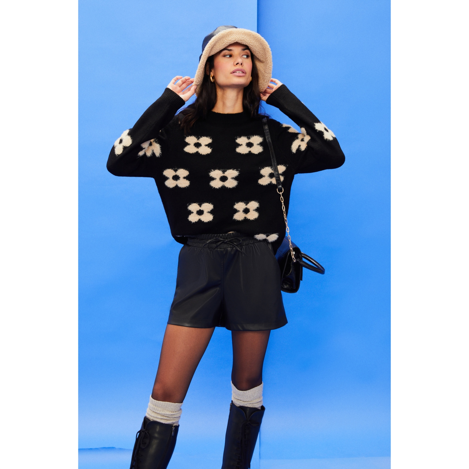 ÇİÇEKLİ BİSİKLET YAKA TRİKO KAZAK