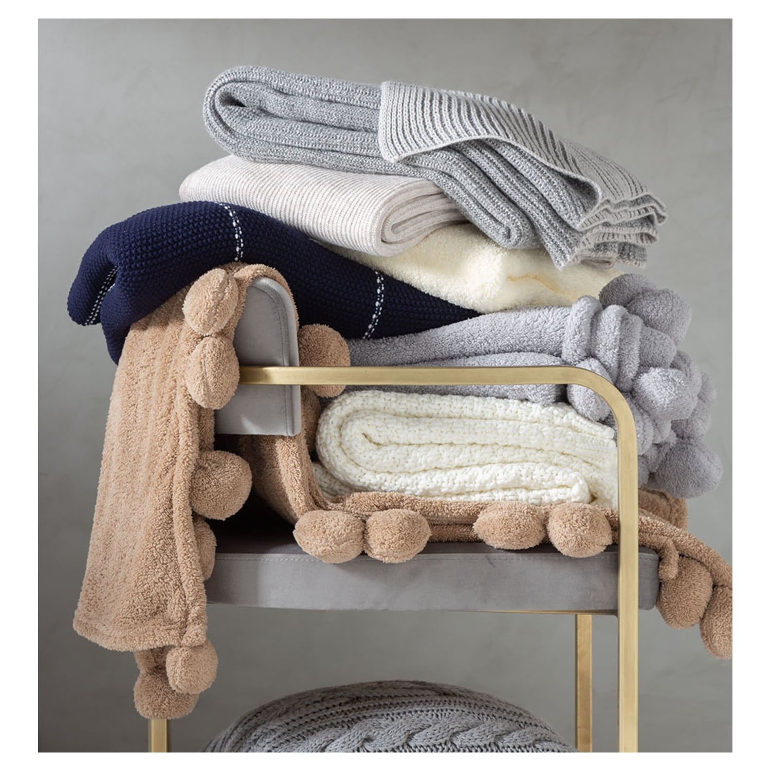 PONPONLU DİZ ÜSTÜ BATTANİYE BEJ 130X160