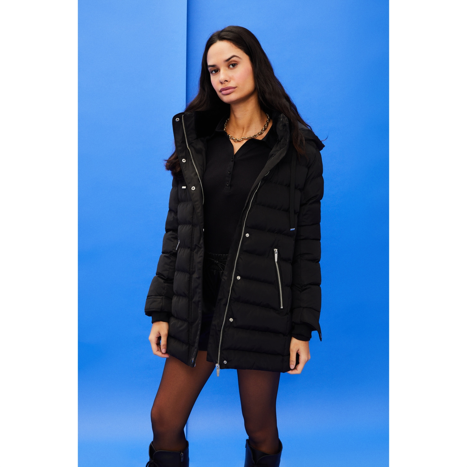 KAPİTONELİ KAPÜŞONLU ŞİŞME MONT