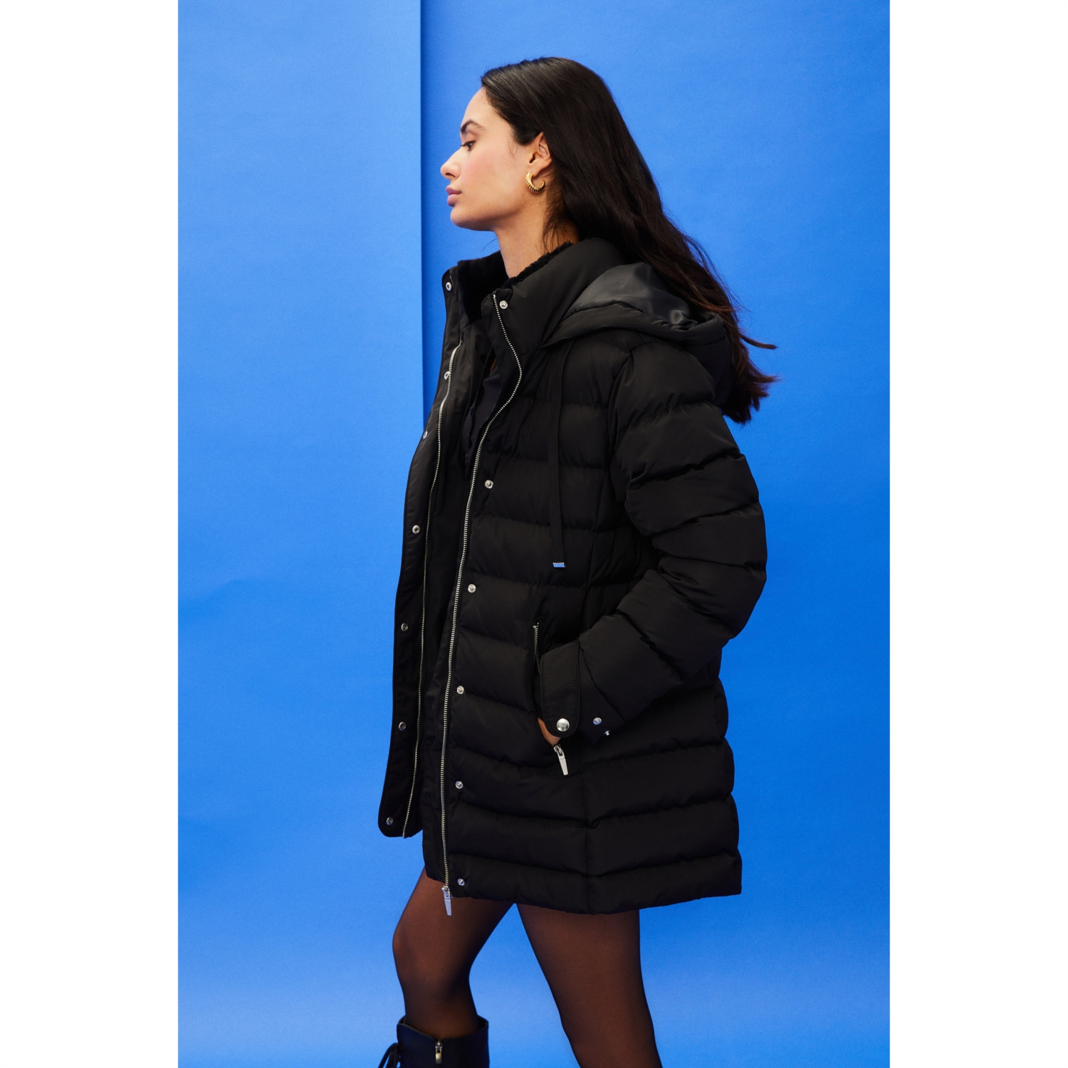 KAPİTONELİ KAPÜŞONLU ŞİŞME MONT