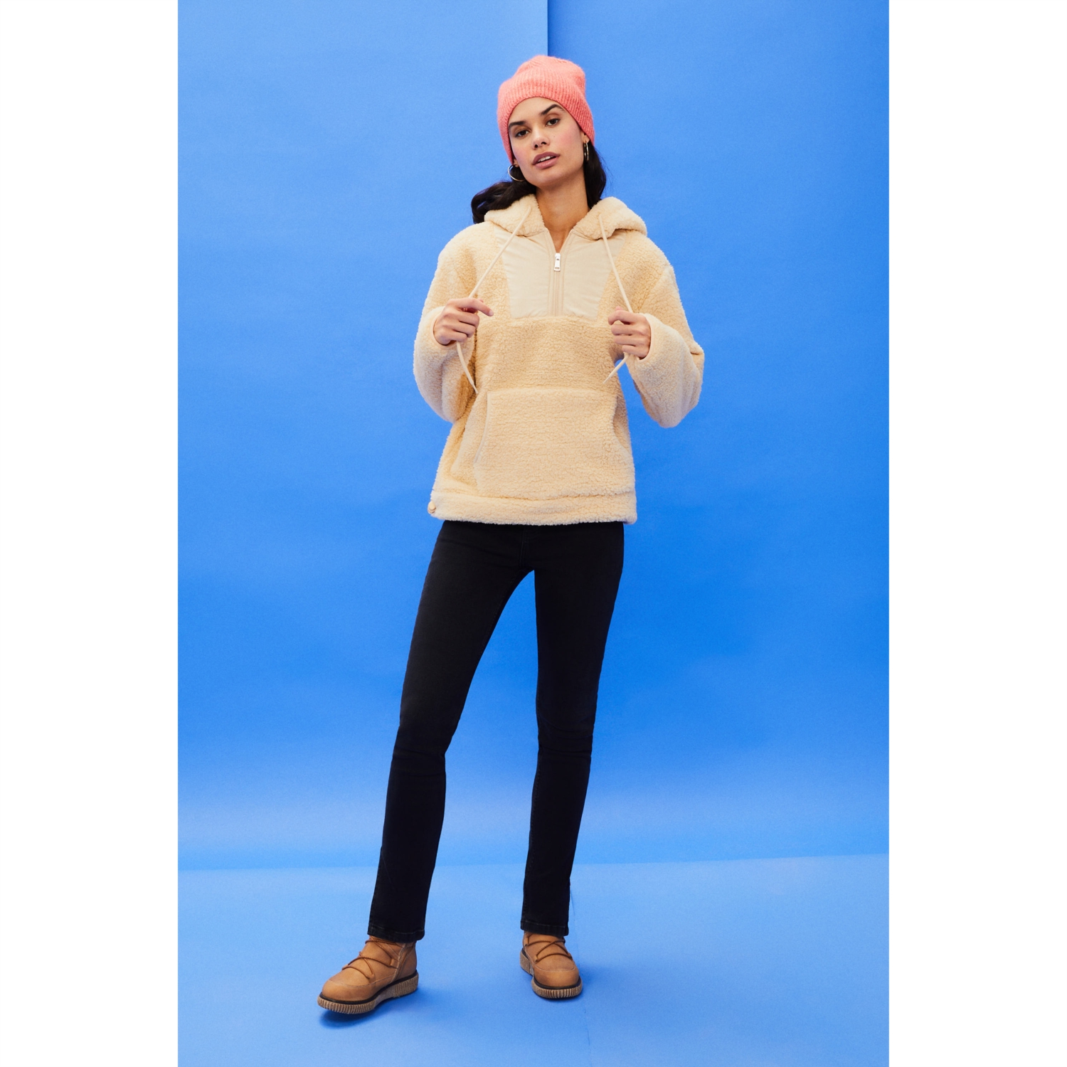 KAPÜŞONLU PELÜŞ SWEATSHIRT